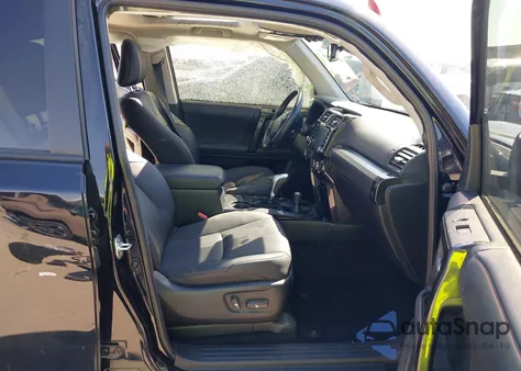 2023 Toyota 4Runner Trd Off Road Premium z USA, uszkodzony, nr VIN JTERU5JR7P6155699